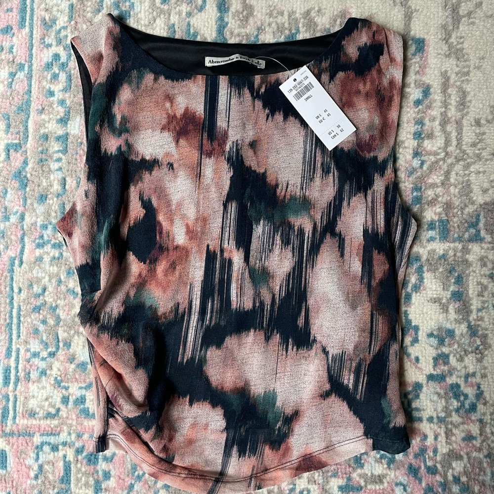 BRAND NEW WITH TAGS ABERCROMBIE BLACK AND PINK CROP TOP!!! size small